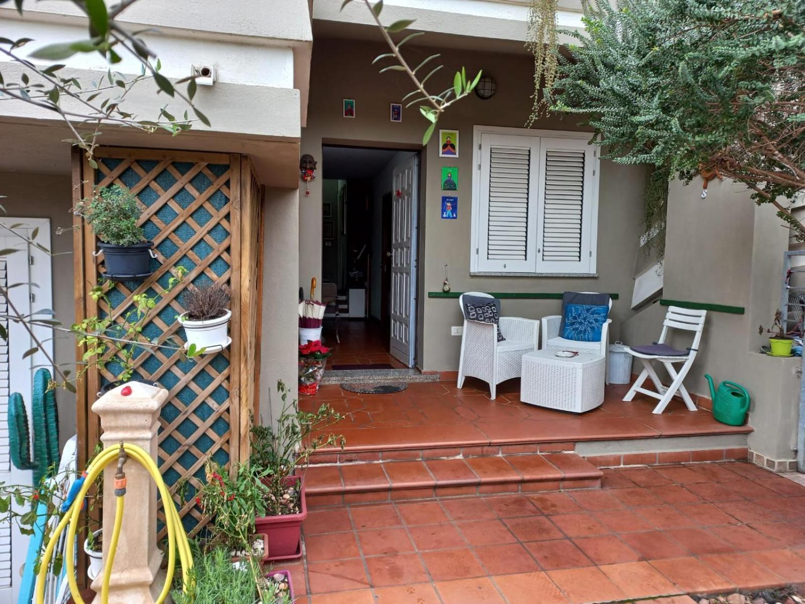 B&B Filomena Santa Giusta Bagian luar foto