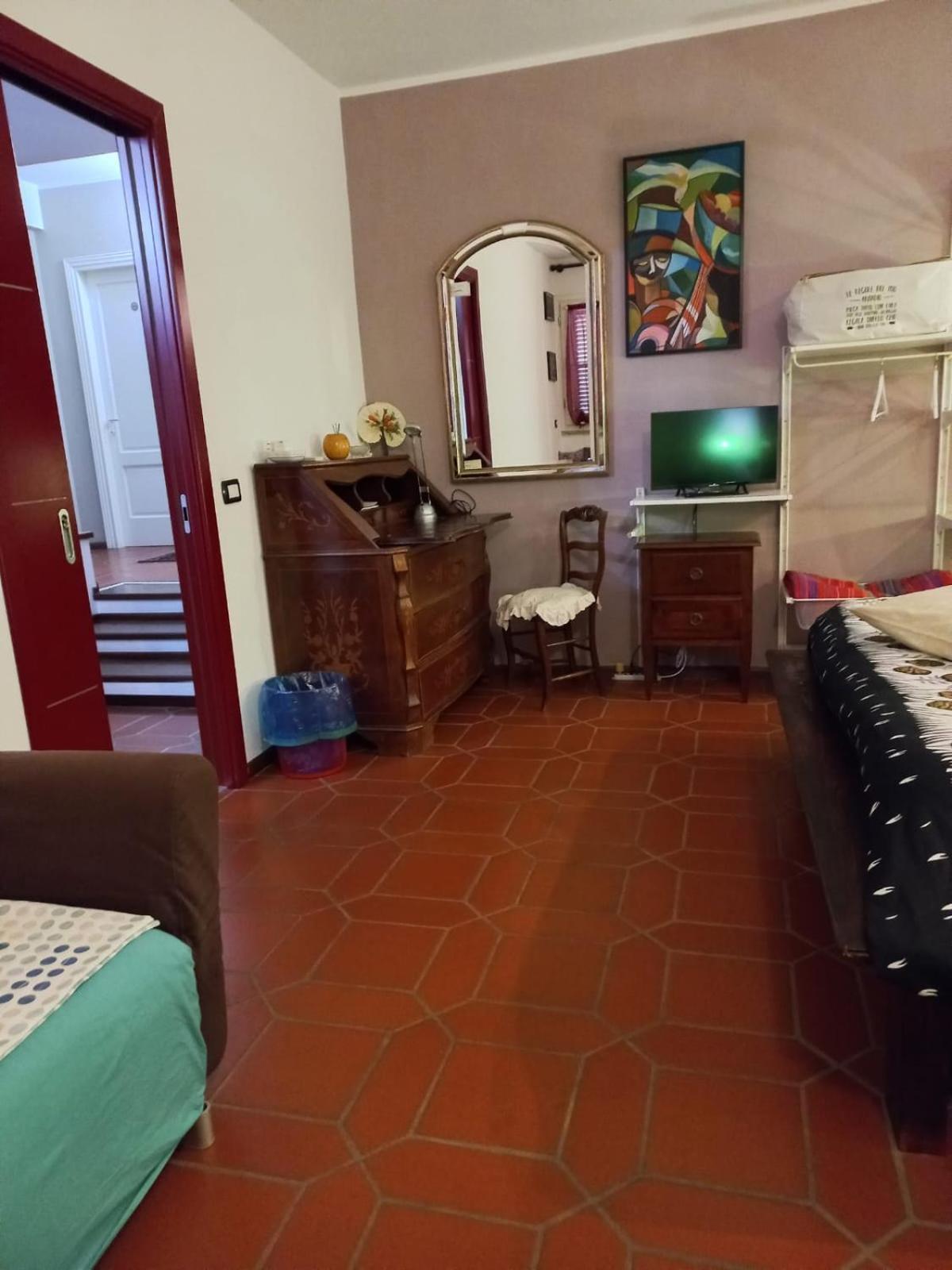 B&B Filomena Santa Giusta Bagian luar foto