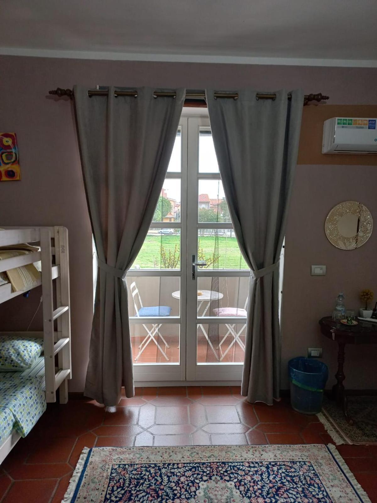 B&B Filomena Santa Giusta Bagian luar foto